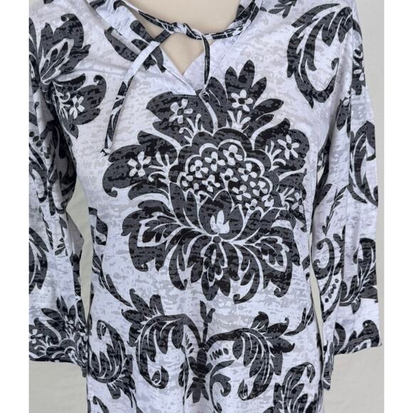 The Balance Collection Large Hooded Cover Up Black Gray Floral - Picture 2 of 7